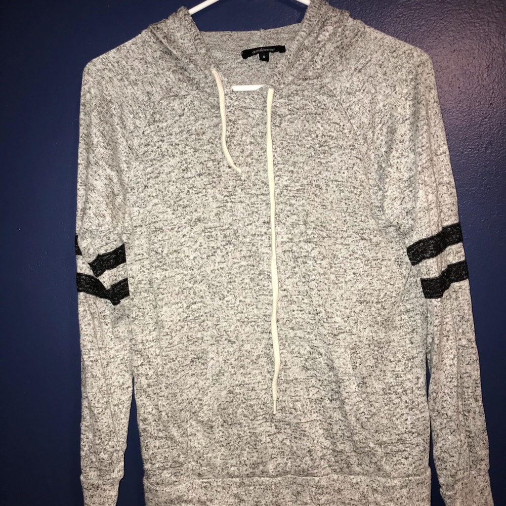sweater/pull over